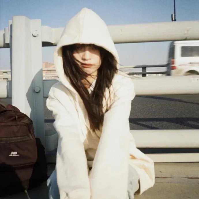 《我不是坏女孩》海报